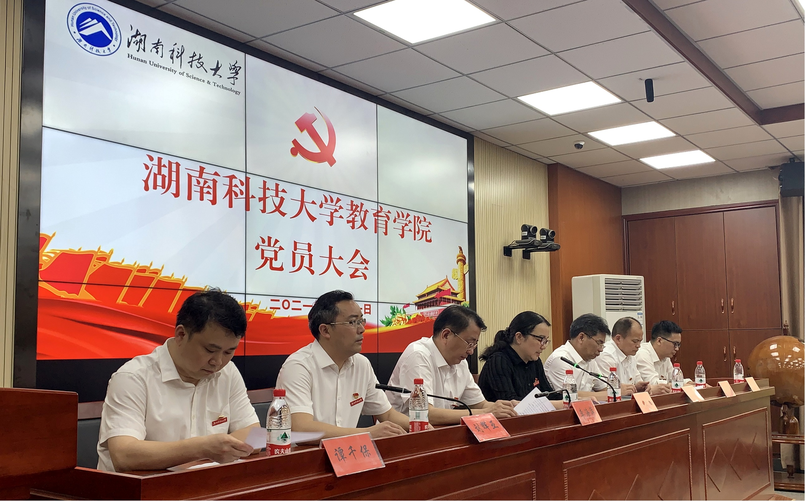 2555d2e2fe2c49e4abc5f168f5958a3e.jpg 2555d2e2fe2c49e4abc5f168f5958a3e.jpg